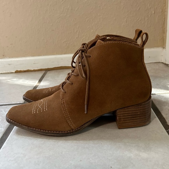 Kelsi Dagger, Western style Suede Bootie. Size 9.5 - Picture 2 of 10